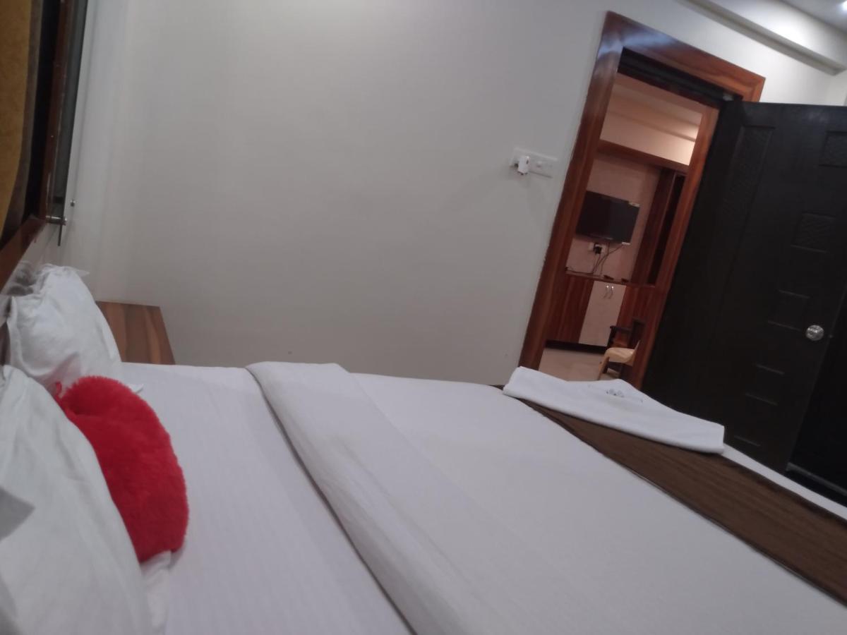 La Platina Premium Suites, Near Puri Sea Beach Extérieur photo